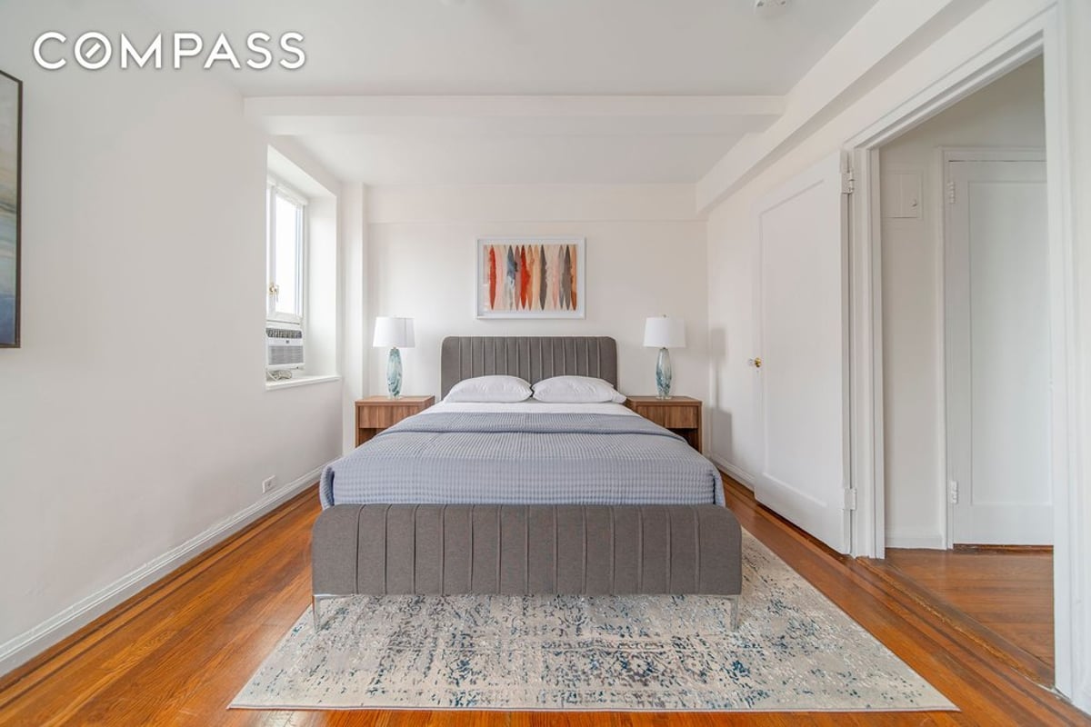 Photo for Kensington House - 200 West 20th Street Condominium in Chelsea, Manhattan