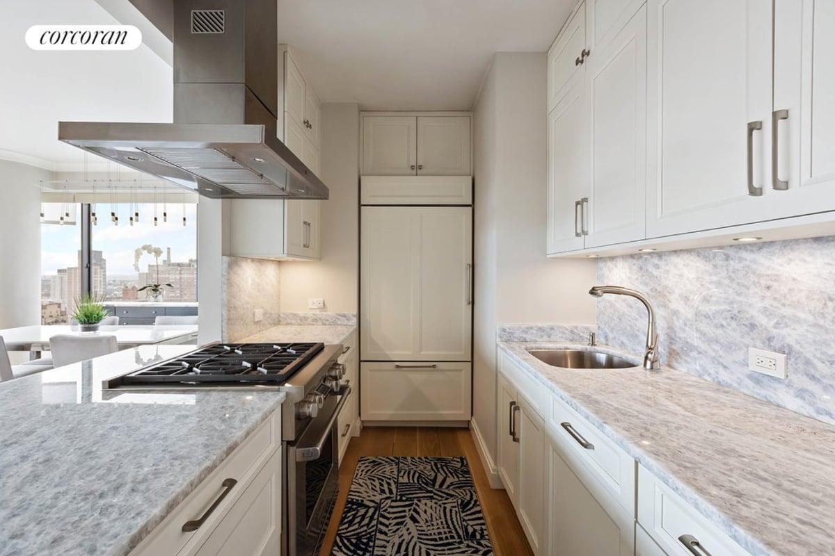 Photo for 200 East 69th Street - 200 East 69th Street Condominium in Upper East Side, Manhattan