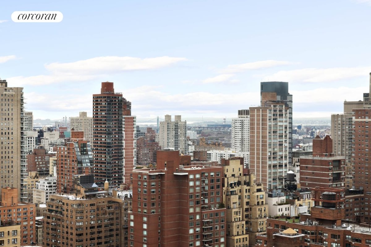 Photo for 200 East 69th Street - 200 East 69th Street Condominium in Upper East Side, Manhattan