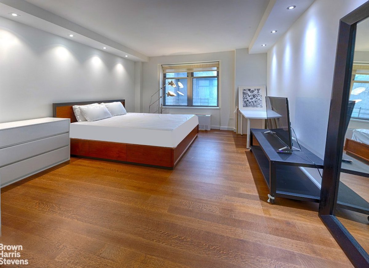 Photo for Windsor Park - 100 West 58th Street Condominium in Midtown, Manhattan