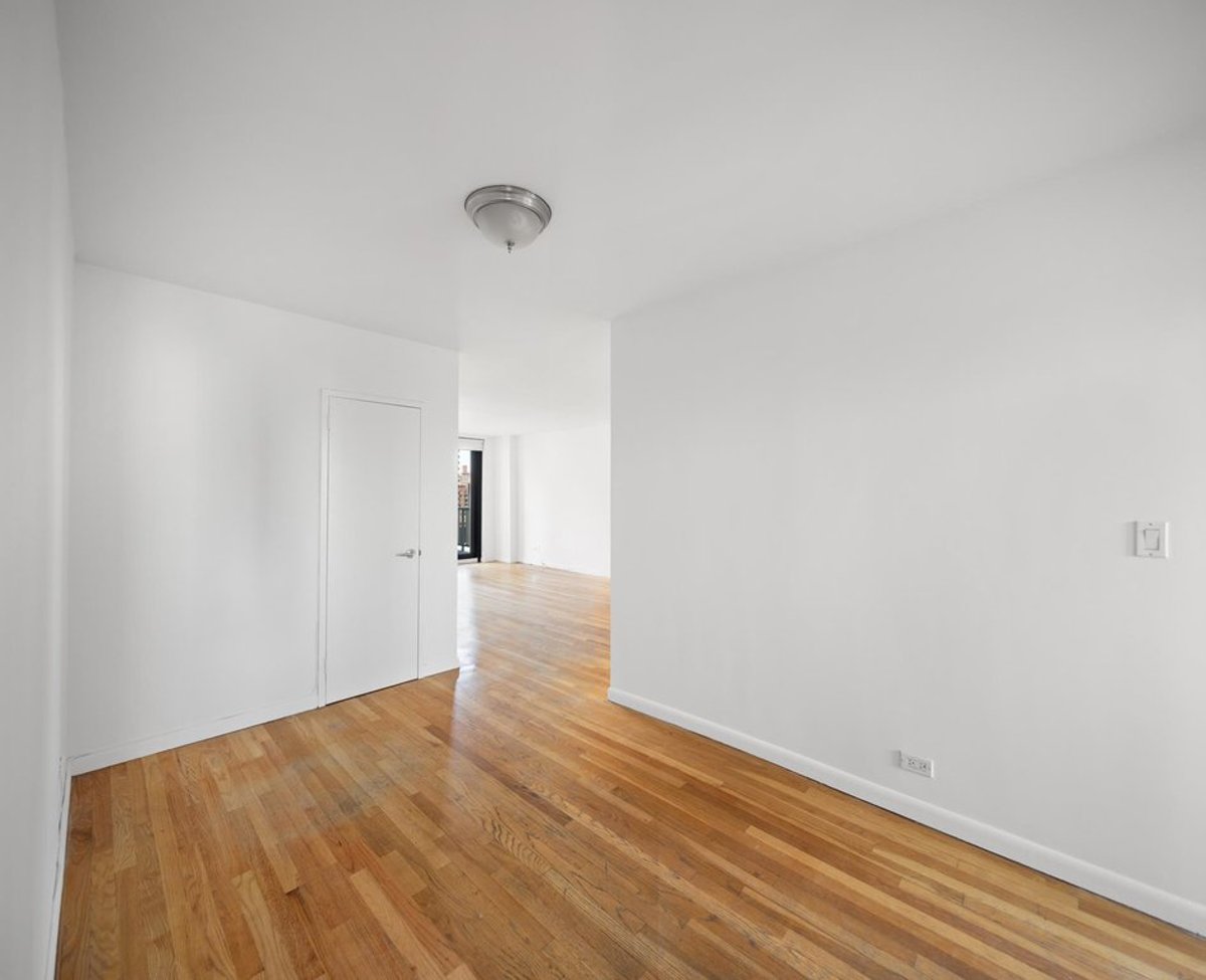 Photo for 565 West End Avenue - 565 West End Avenue Cooperative in Upper West Side, Manhattan