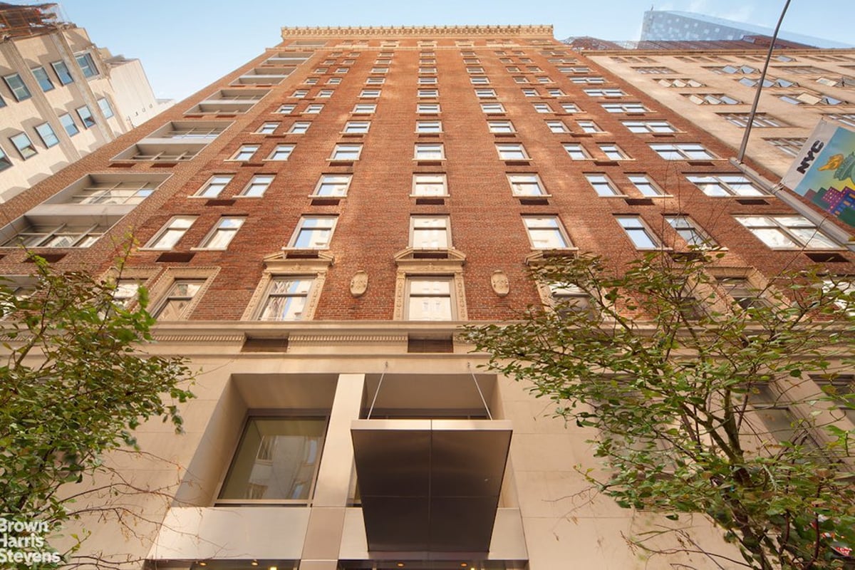 Photo for Windsor Park - 100 West 58th Street Condominium in Midtown, Manhattan