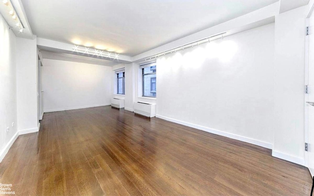 Photo for Windsor Park - 100 West 58th Street Condominium in Midtown, Manhattan