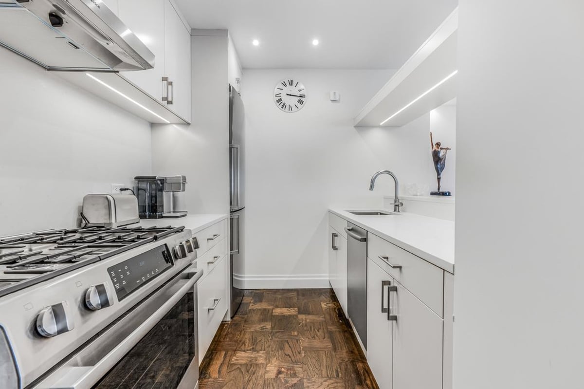 Photo for The Horizon - 415 East 37th Street Condominium in Midtown East, Manhattan