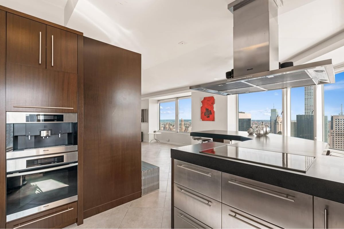 Photo for CitySpire - 150 West 56th Street Condominium in Midtown, Manhattan