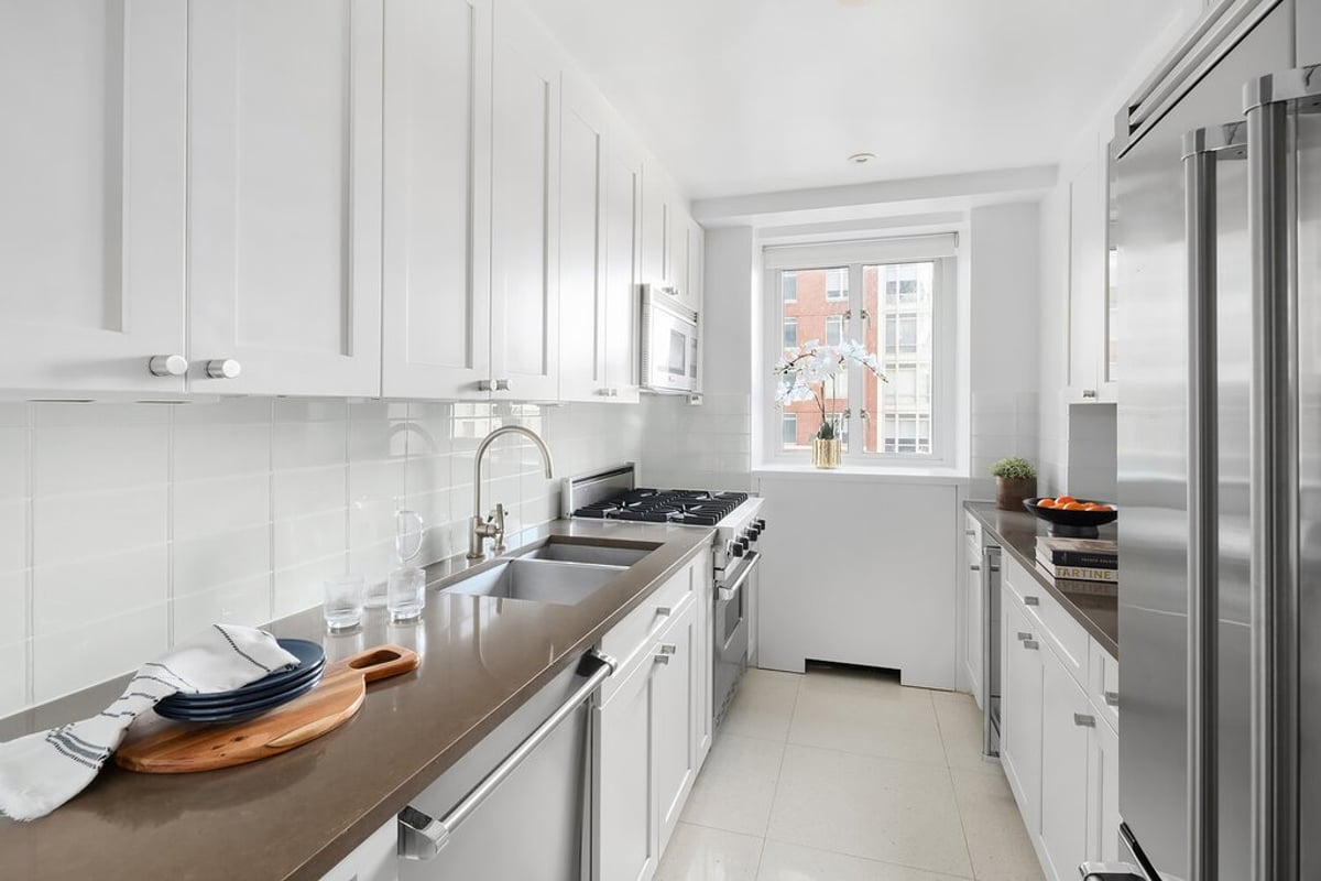 Photo for Manhattan House - 200 East 66th Street Condominium in Upper East Side, Manhattan