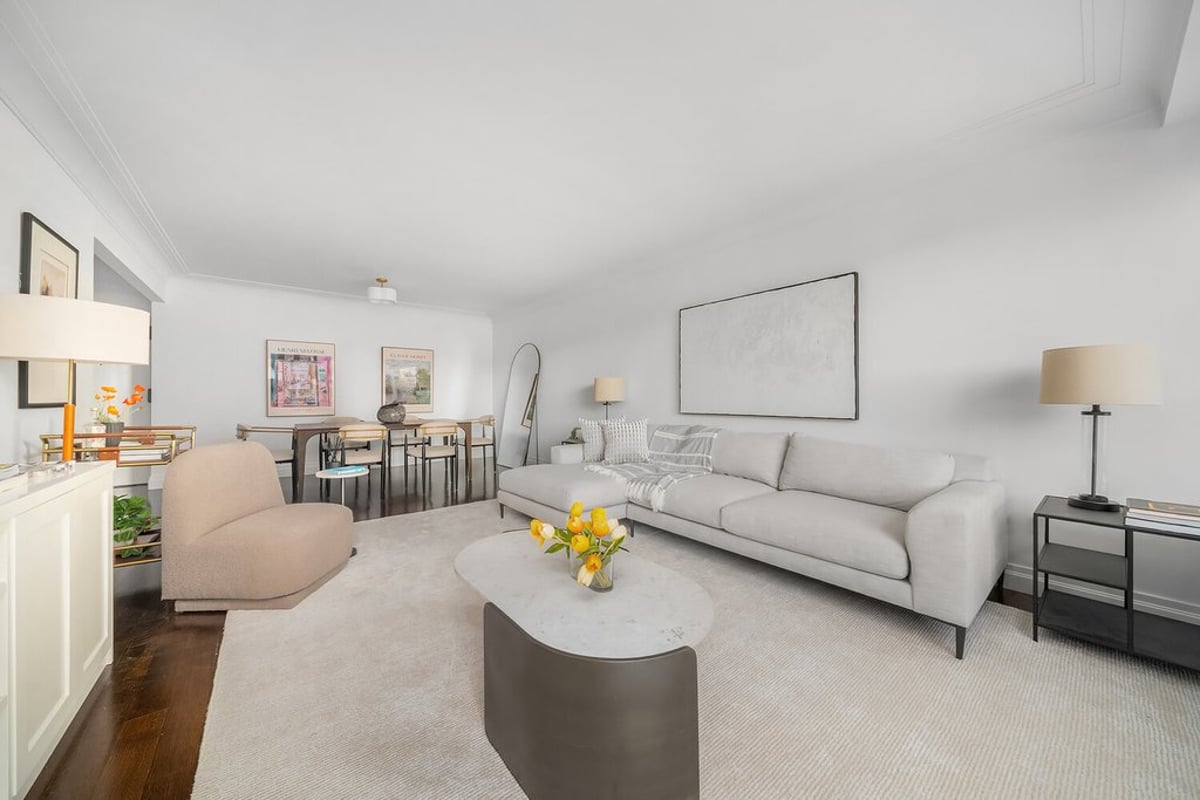 Photo for Manhattan House - 200 East 66th Street Condominium in Upper East Side, Manhattan