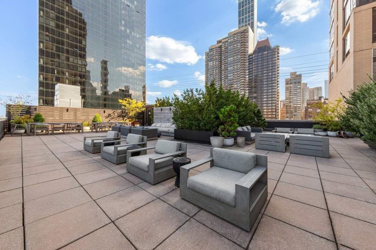 Photo for Bridge Tower Place - 401 East 60th Street Condominium in Upper East Side, Manhattan