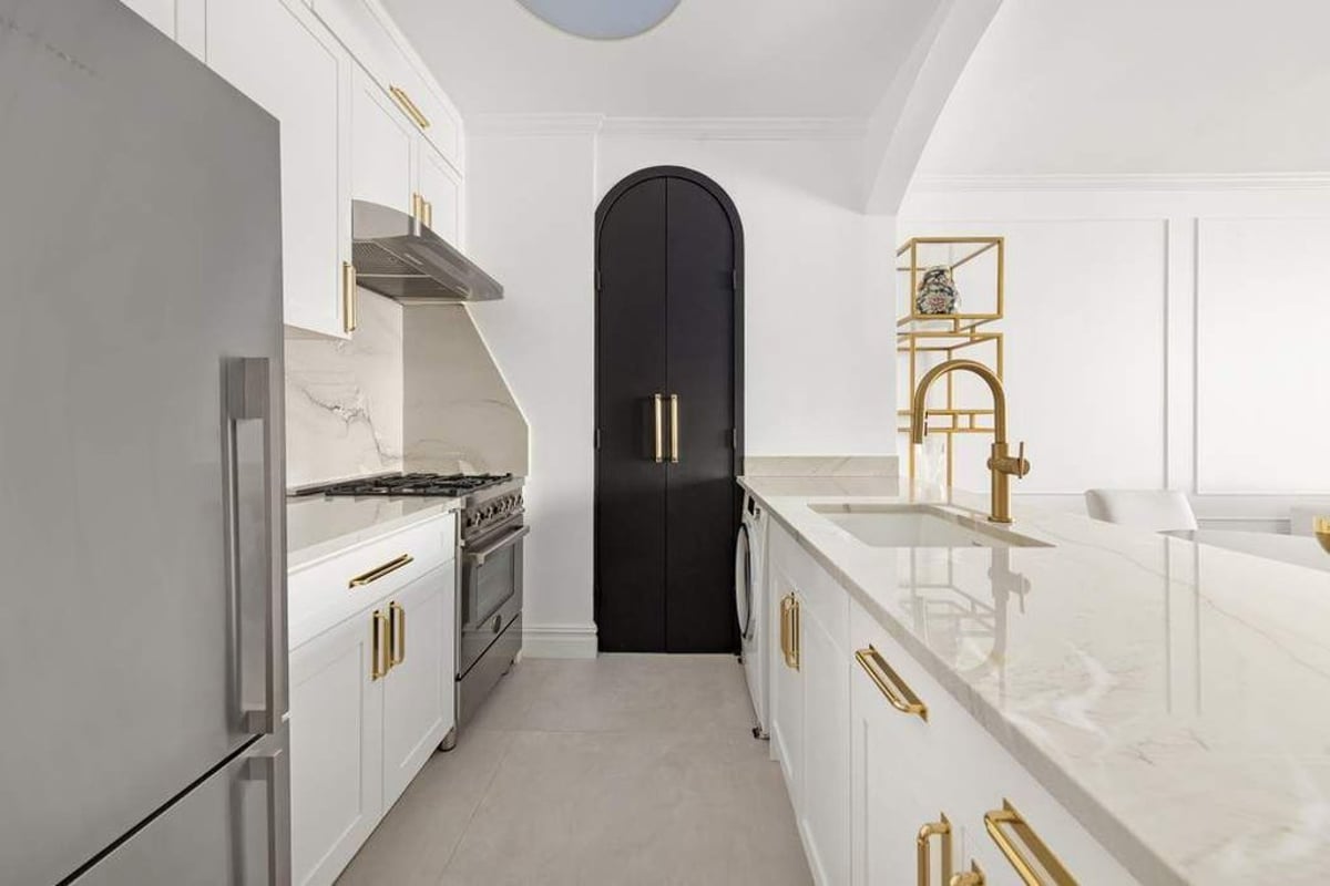 Photo for Bridge Tower Place - 401 East 60th Street Condominium in Upper East Side, Manhattan