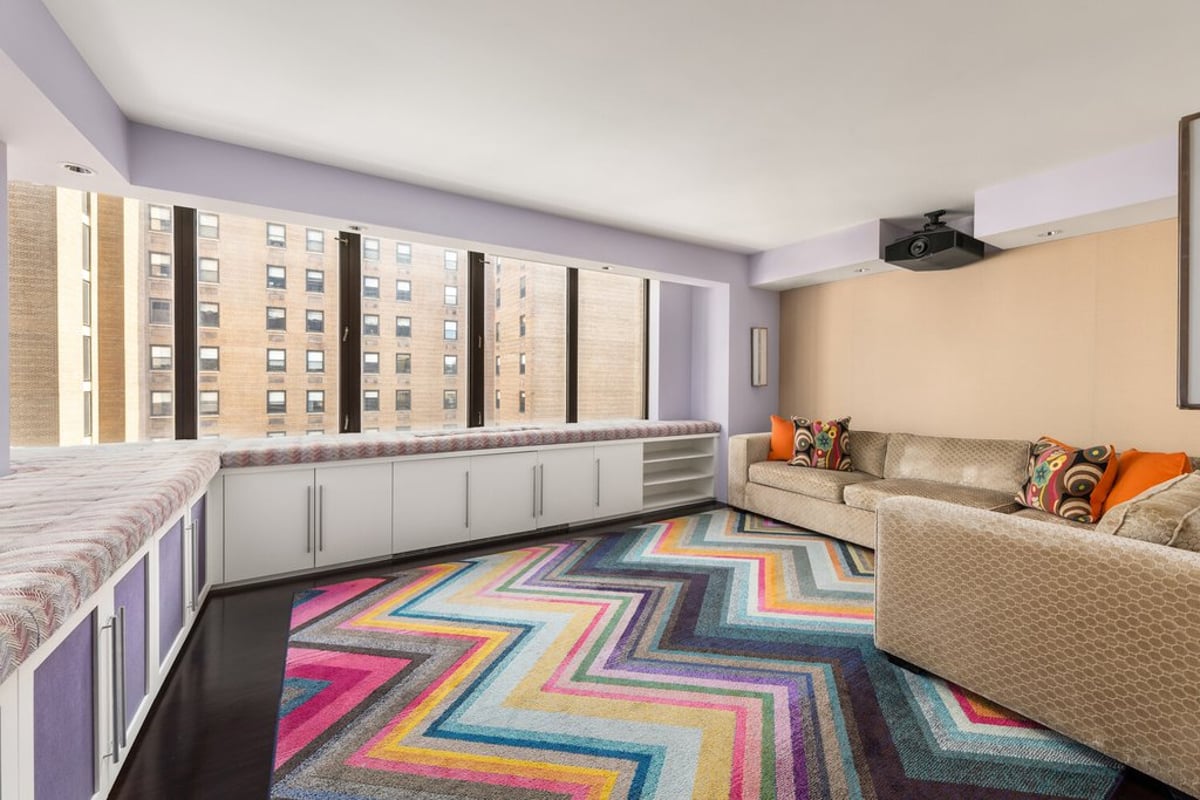 Photo for The Oxford - 422 East 72nd Street Condominium in Upper East Side, Manhattan