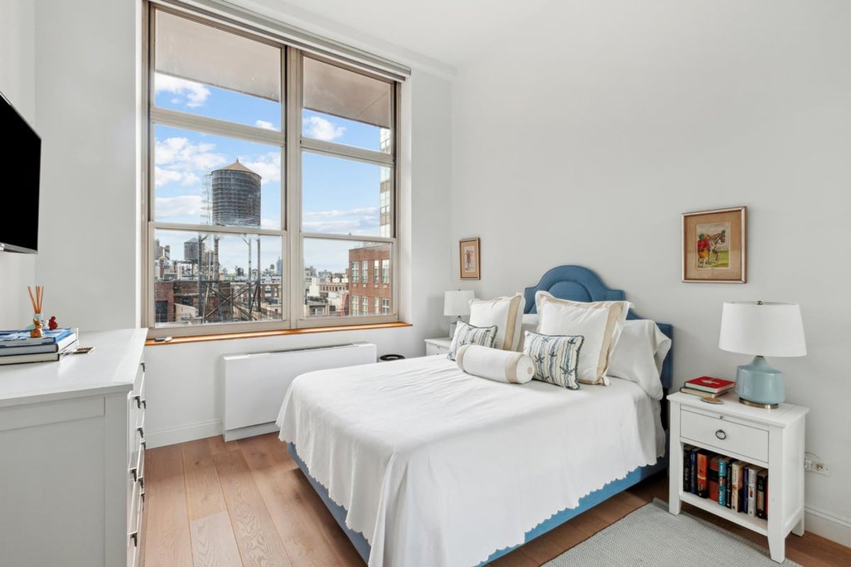 Photo for Park Avenue Court - 120 East 87th Street Condominium in Upper East Side, Manhattan