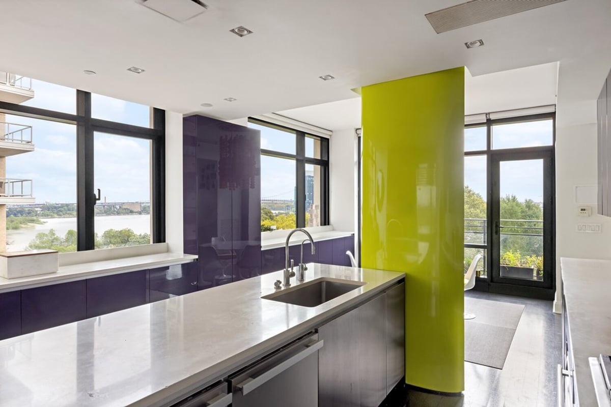 Photo for 170 East End Avenue - 170 East End Avenue Condominium in Upper East Side, Manhattan