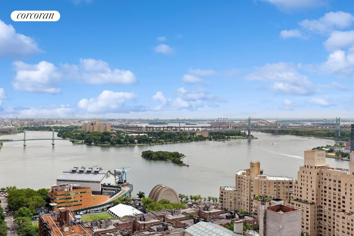 Photo for The Channel Club - 455 East 86th Street Condominium in Upper East Side, Manhattan