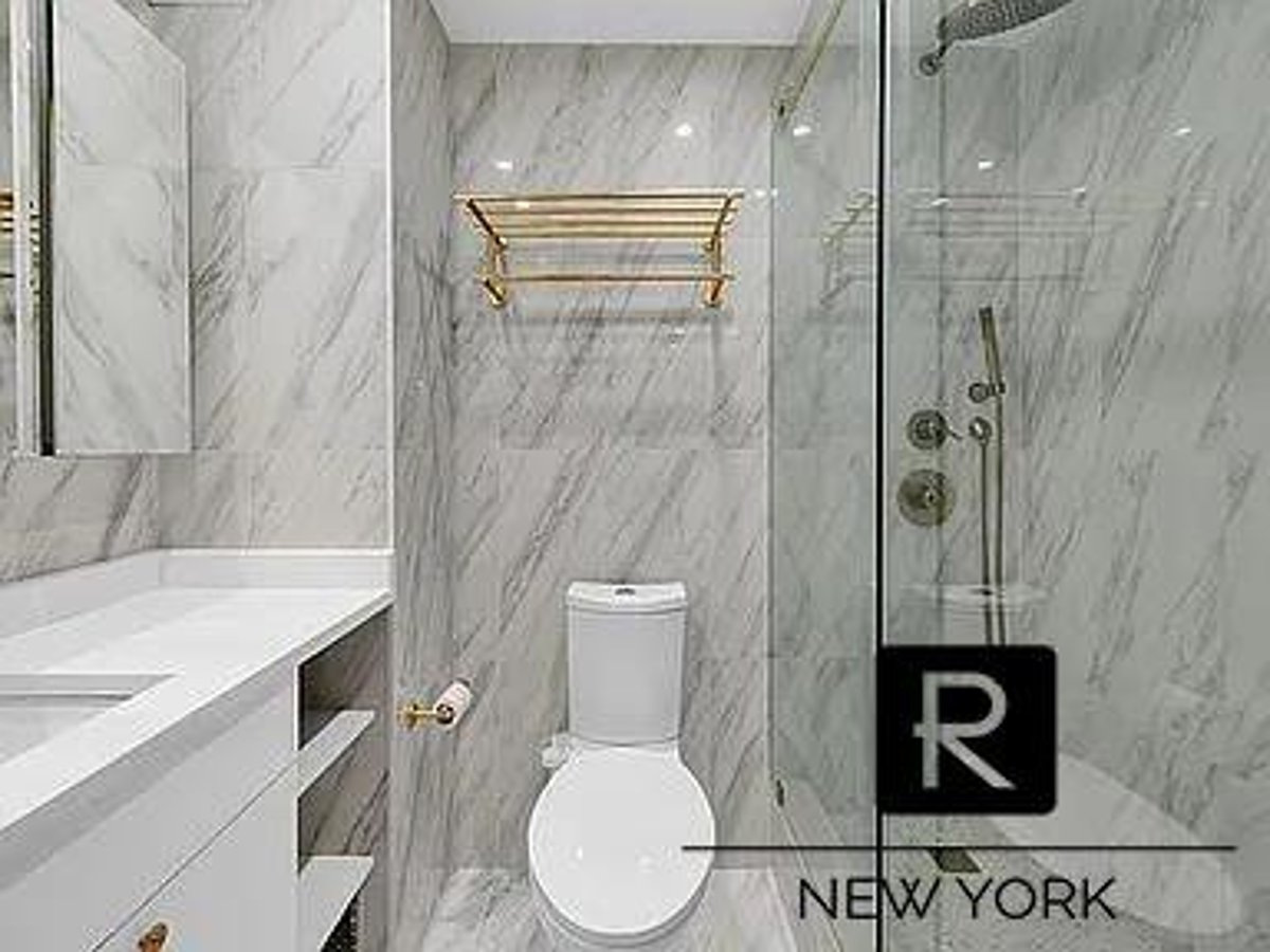 Photo for The Corinthian - 330 East 38th Street Condominium in Murray Hill, Manhattan