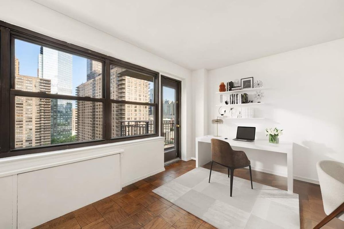 Photo for Lincoln Towers - 165 West End Avenue Condominium in Upper West Side, Manhattan