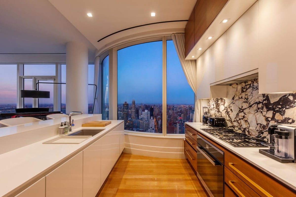 Photo for 252 East 57th Street - 252 East 57th Street Condominium in Midtown East, Manhattan