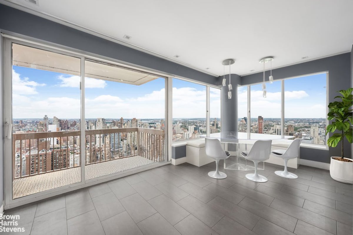 Photo for 200 East 69th Street - 200 East 69th Street Condominium in Upper East Side, Manhattan