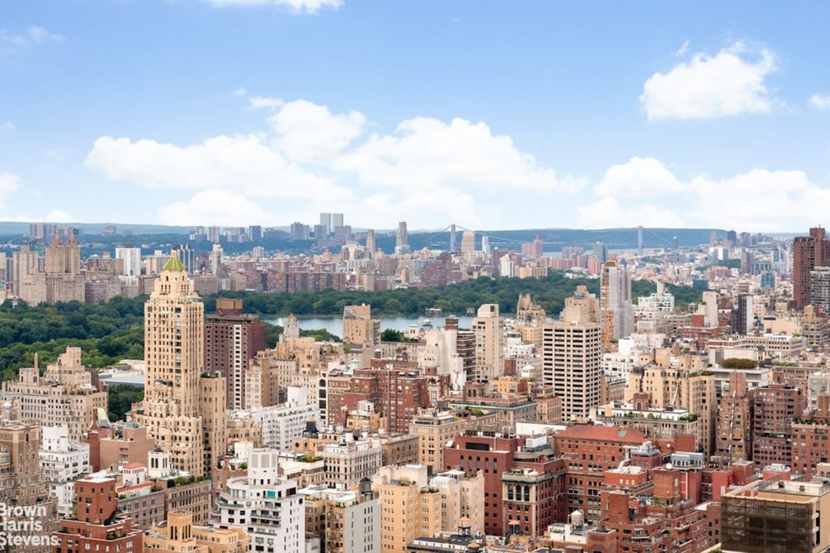 Photo for 200 East 69th Street - 200 East 69th Street Condominium in Upper East Side, Manhattan