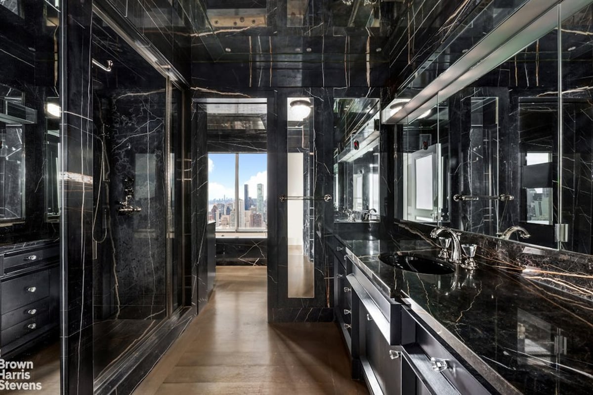 Photo for 200 East 69th Street - 200 East 69th Street Condominium in Upper East Side, Manhattan