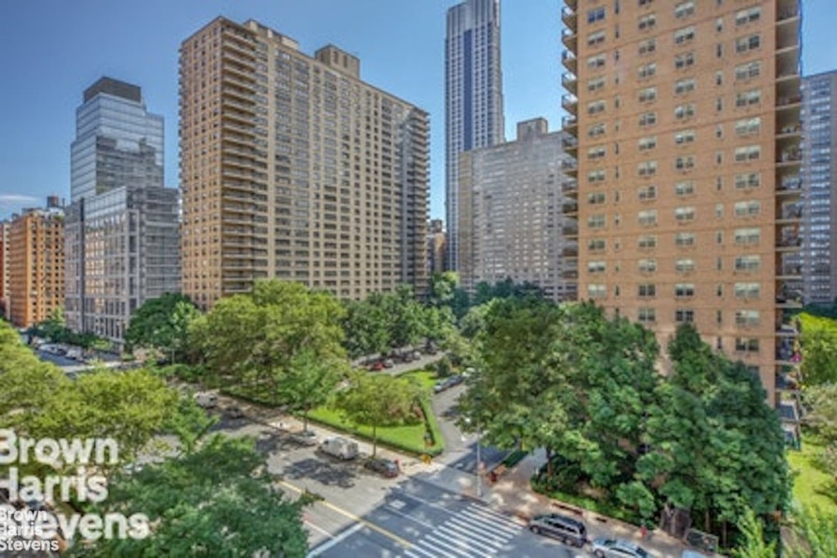 Photo for Lincoln Towers - 165 West End Avenue Condominium in Upper West Side, Manhattan