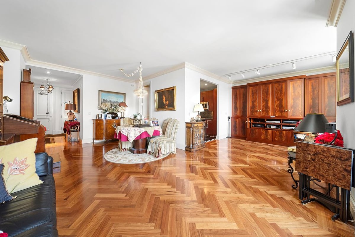 Photo for The Beekman Regent - 351 East 51St Street Condominium in Midtown East, Manhattan