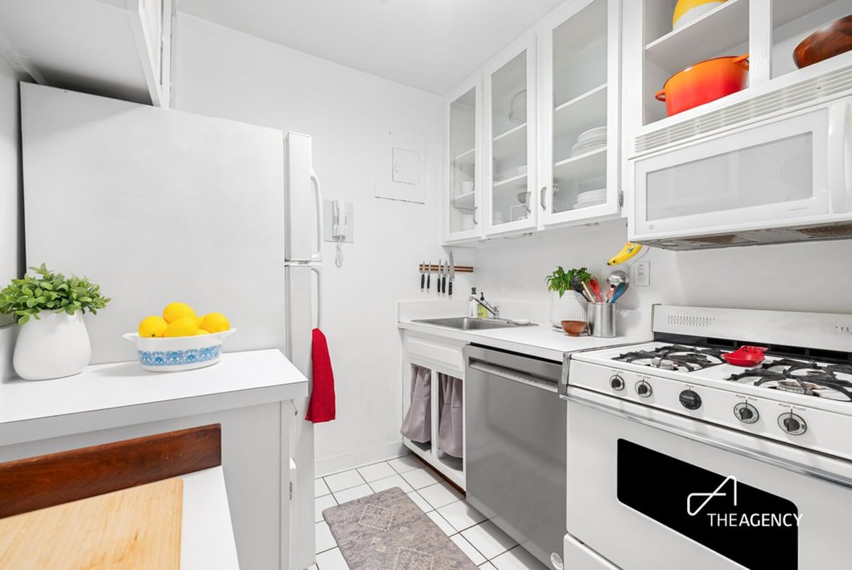 Photo for Nevada Towers - 2025 Broadway Condominium in Lincoln Square, Manhattan