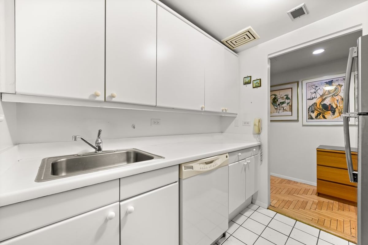 Photo for Trump Parc - 106 Central Park South Condominium in Midtown, Manhattan