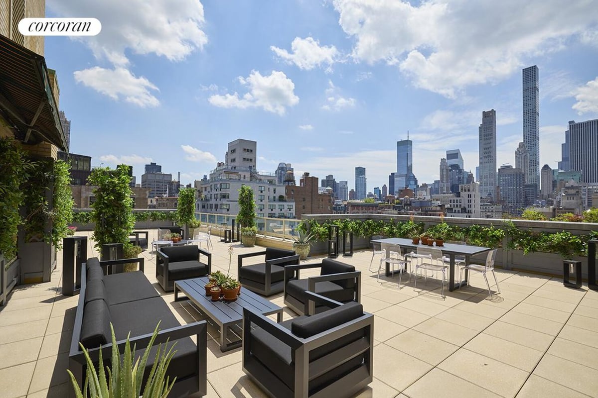 Photo for 870 5th AVENUE - 870 5th Avenue Cooperative in Upper East Side, Manhattan