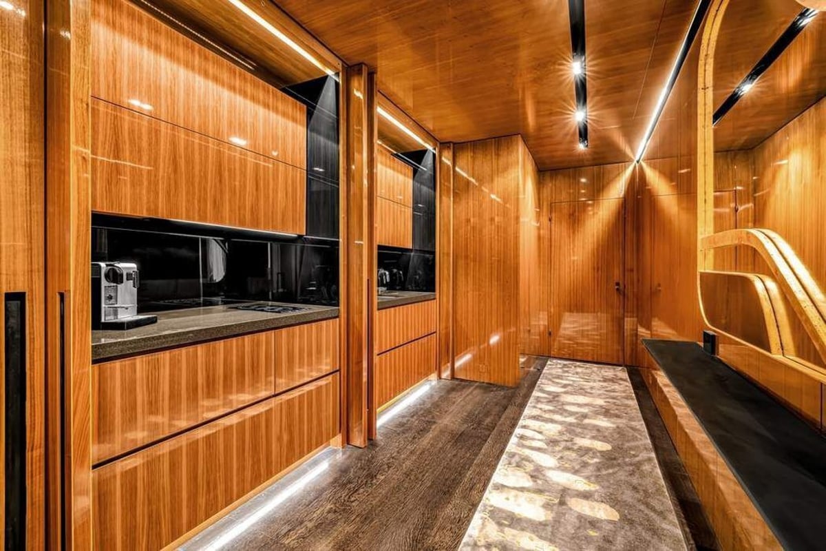 Photo for 825 5th Avenue - 825 5th Avenue Cooperative in Upper East Side, Manhattan