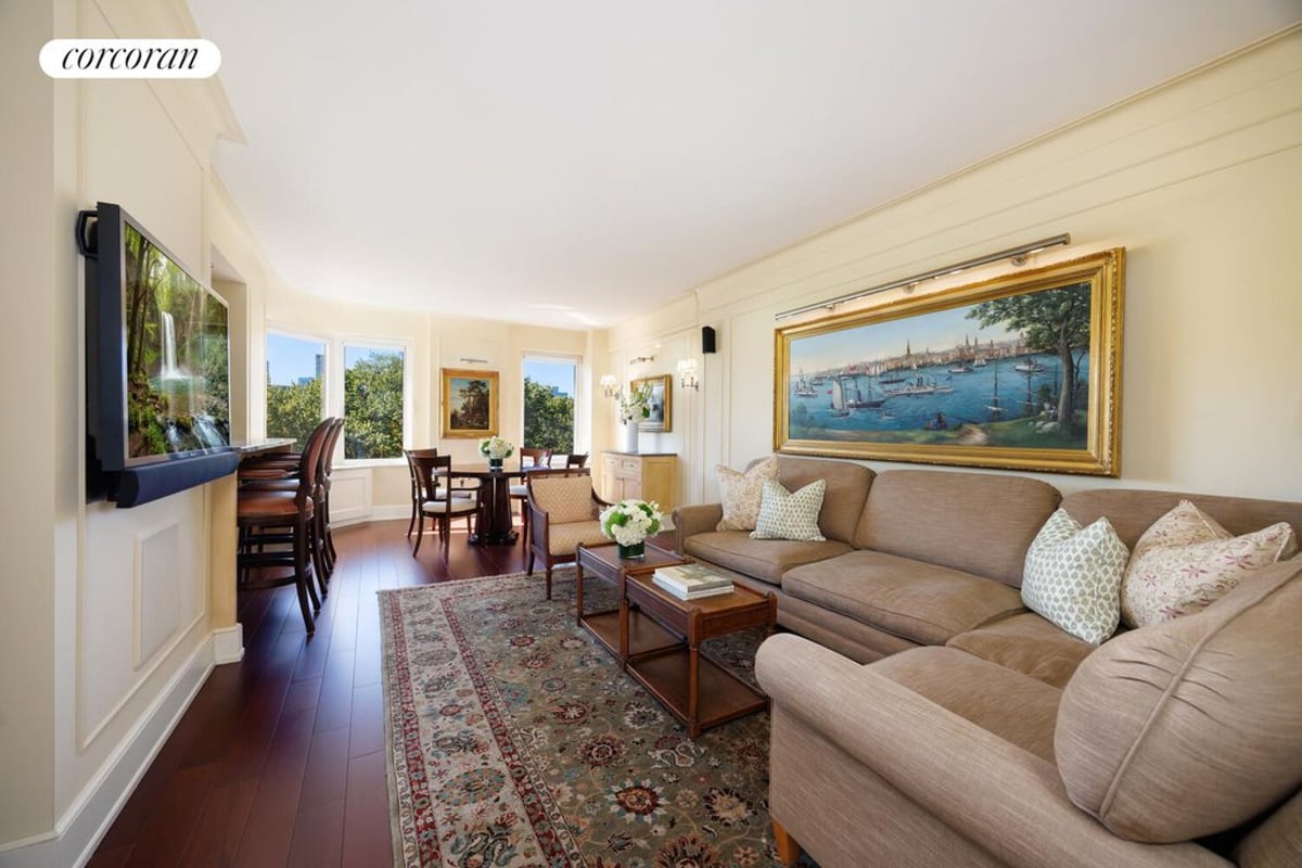 Photo for 870 5th AVENUE - 870 5th Avenue Cooperative in Upper East Side, Manhattan