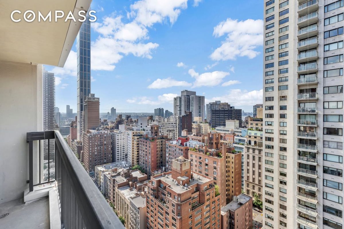 Photo for The Landmark - 300 East 59th Street Cooperative in Sutton Place, Manhattan