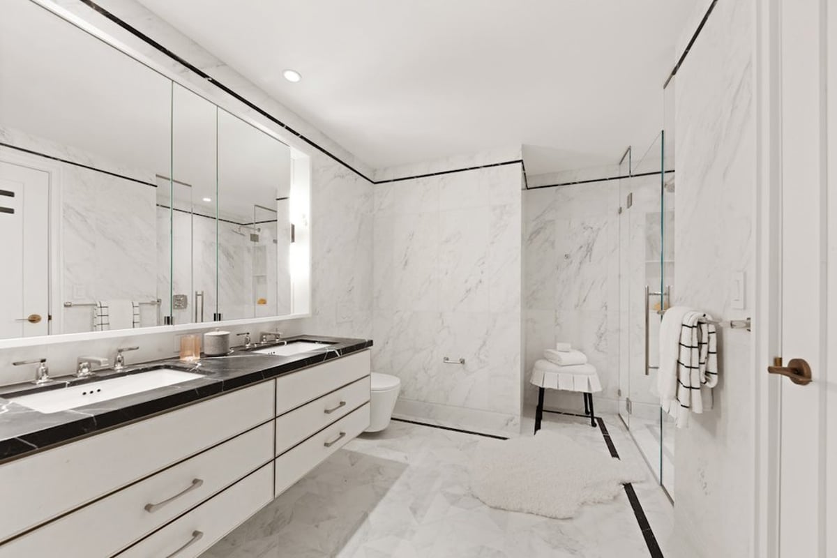 Photo for 393 West End Avenue - 393 West End Avenue Condominium in Upper West Side, Manhattan