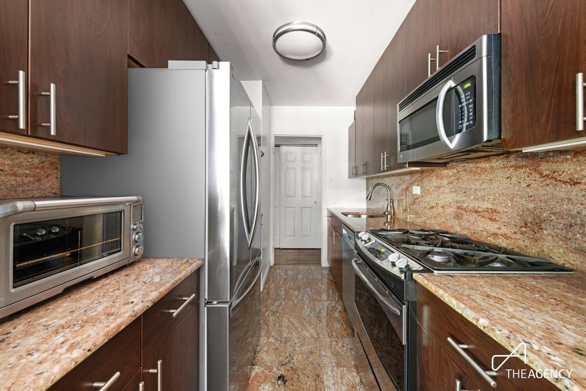 Photo for Lincoln Towers - 180 West End Avenue Condominium in Upper West Side, Manhattan