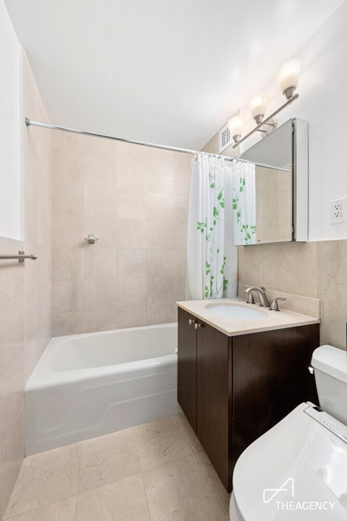 Photo for Lincoln Towers - 180 West End Avenue Condominium in Upper West Side, Manhattan