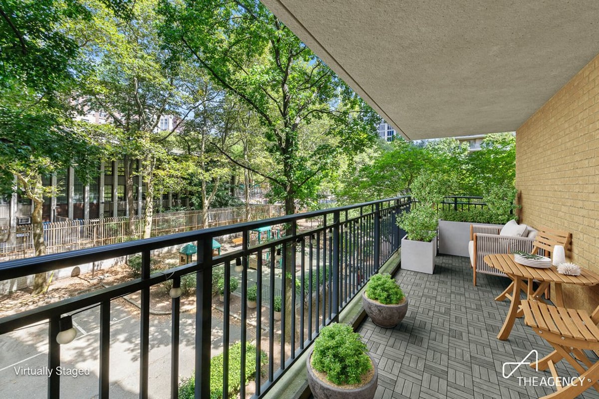 Photo for Lincoln Towers - 180 West End Avenue Condominium in Upper West Side, Manhattan