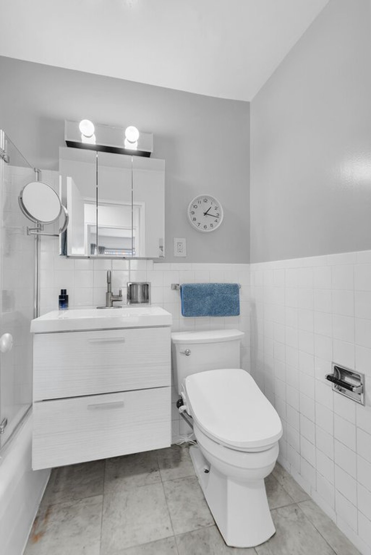 Photo for Lincoln Towers - 160 West End Avenue Condominium in Upper West Side, Manhattan