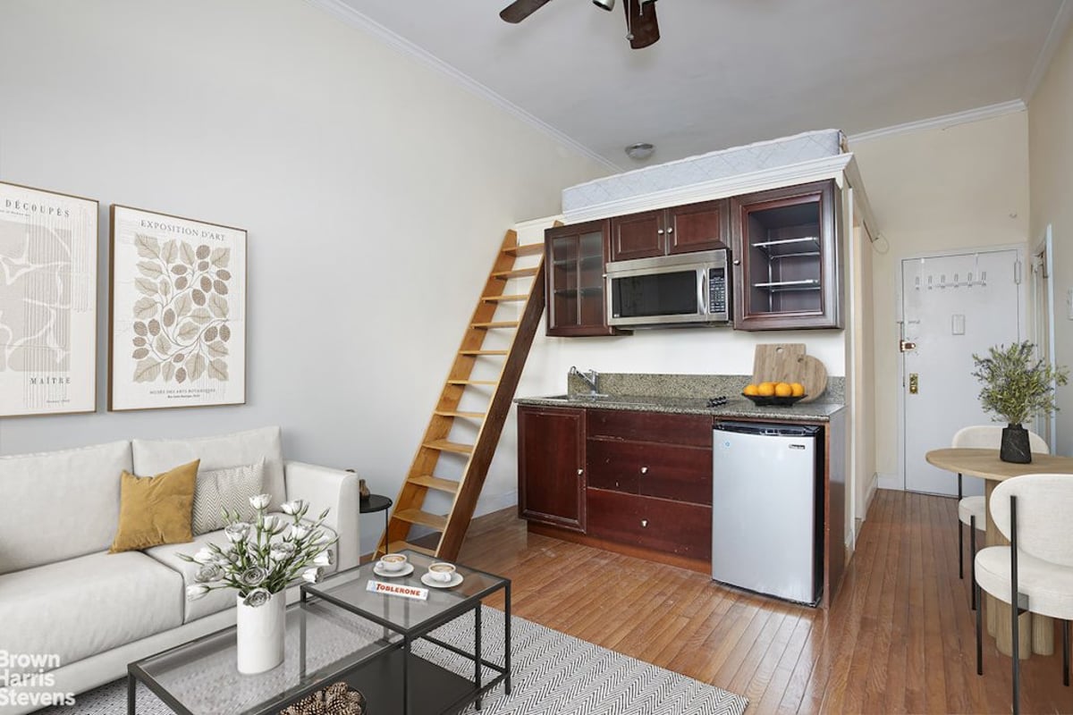 Photo for Lincoln Spencer Apartments - 140 West 69th Street Cooperative in Upper West Side, Manhattan