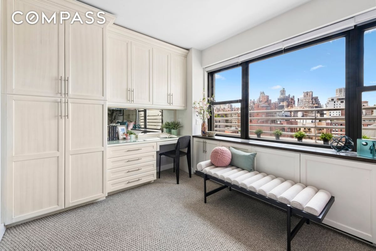 Photo for 196 East 75th Street - 196 East 75th Street Cooperative in Upper East Side, Manhattan