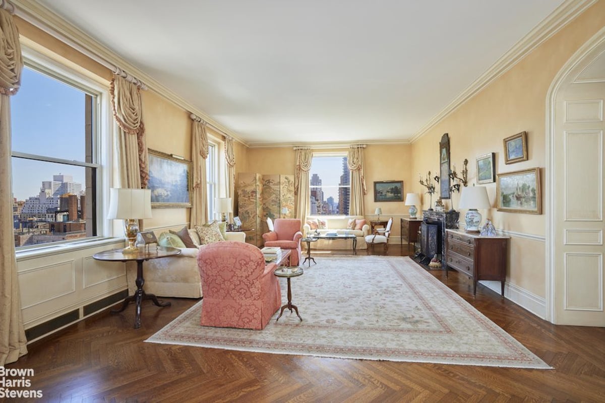 Photo for 550 Park Avenue - 550 Park Avenue Cooperative in Upper East Side, Manhattan