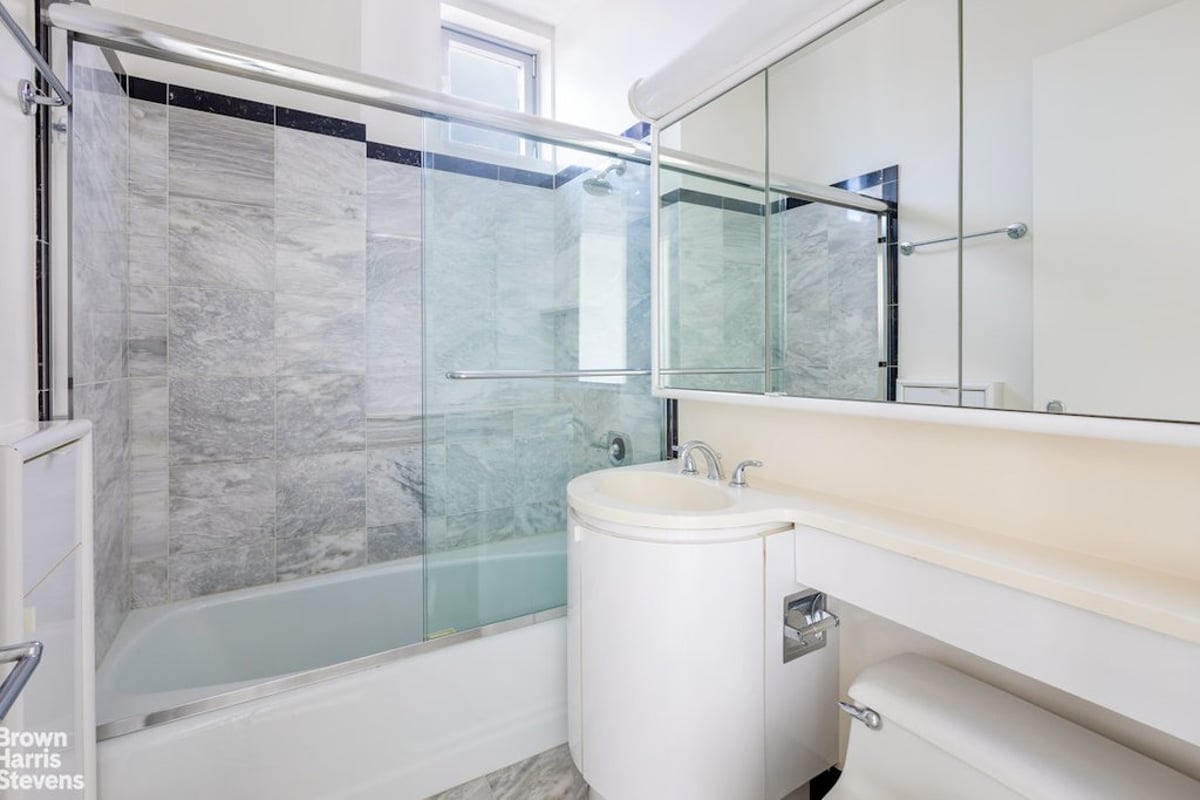 Photo for The Future Condominium - 200 East 32nd Street Condominium in Murray Hill, Manhattan