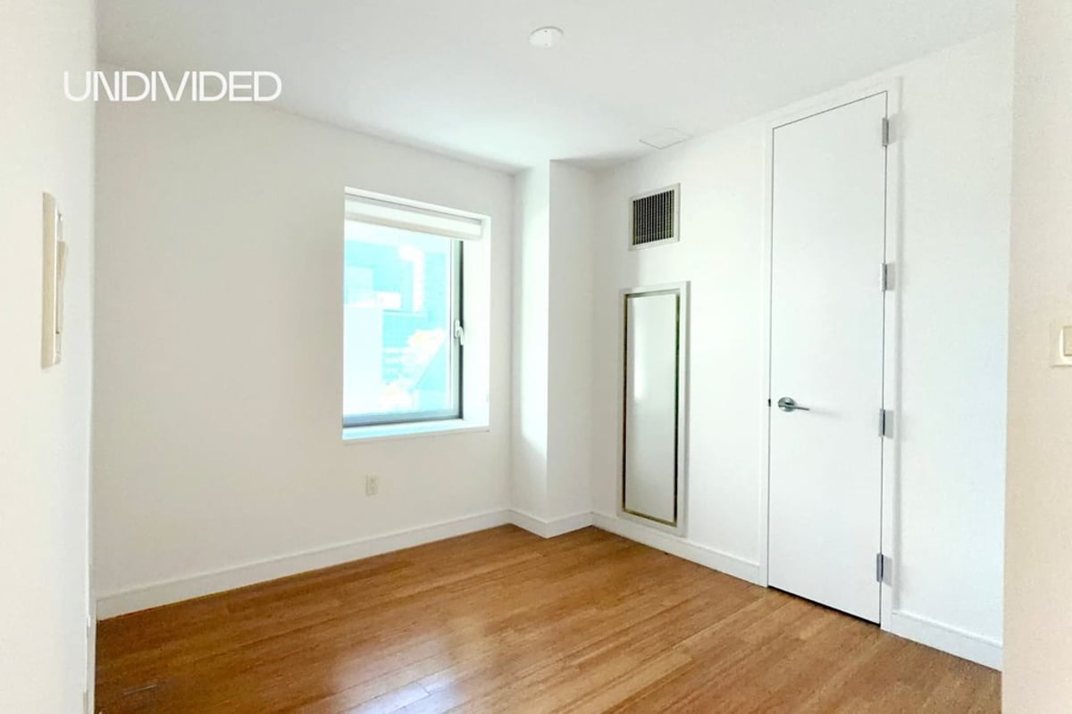 Photo for 303 East 33rd Street - 303 East 33rd Street Condominium in Murray Hill, Manhattan