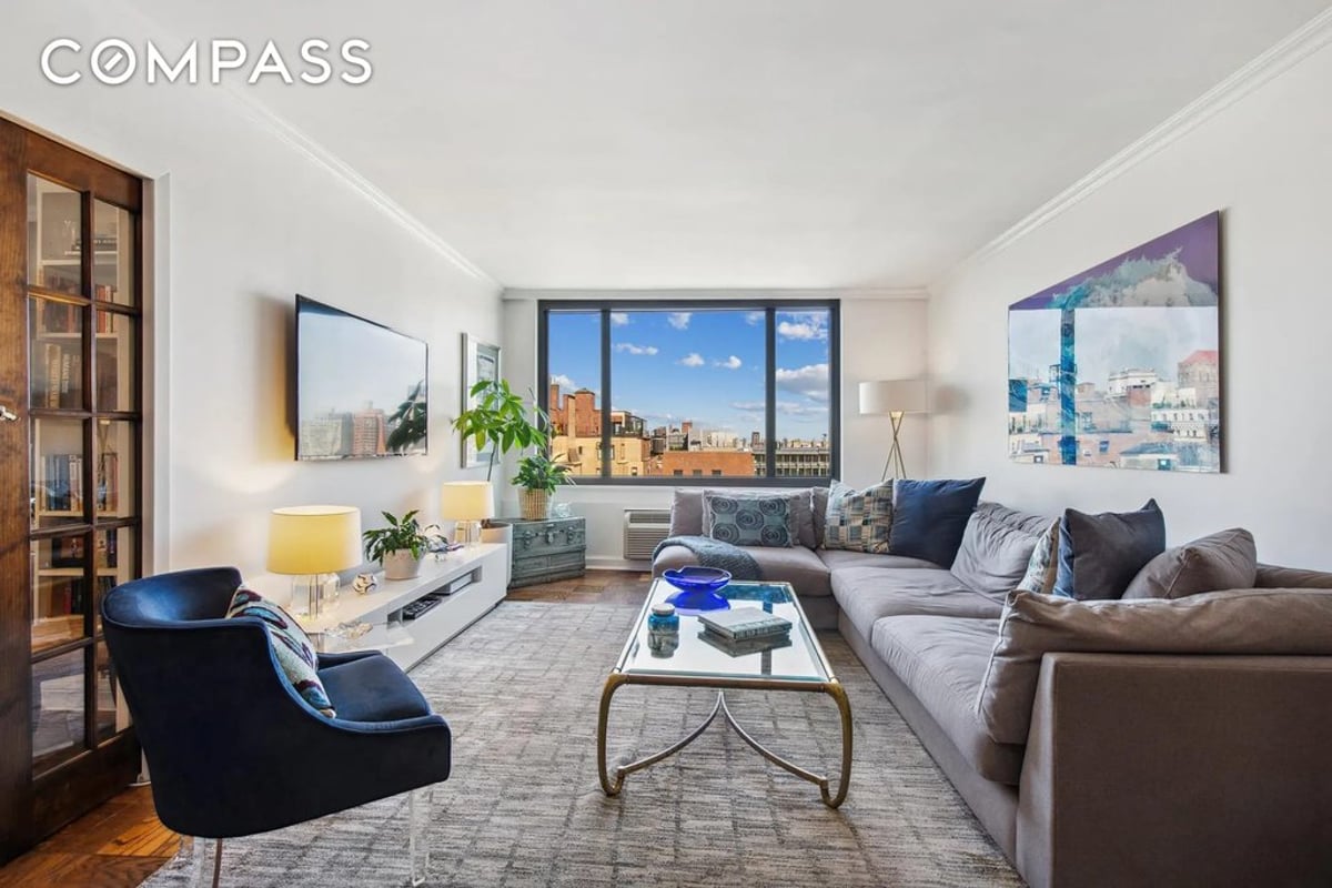 Photo for Carnegie Tower - 115 East 87th Street Condominium in Upper East Side, Manhattan