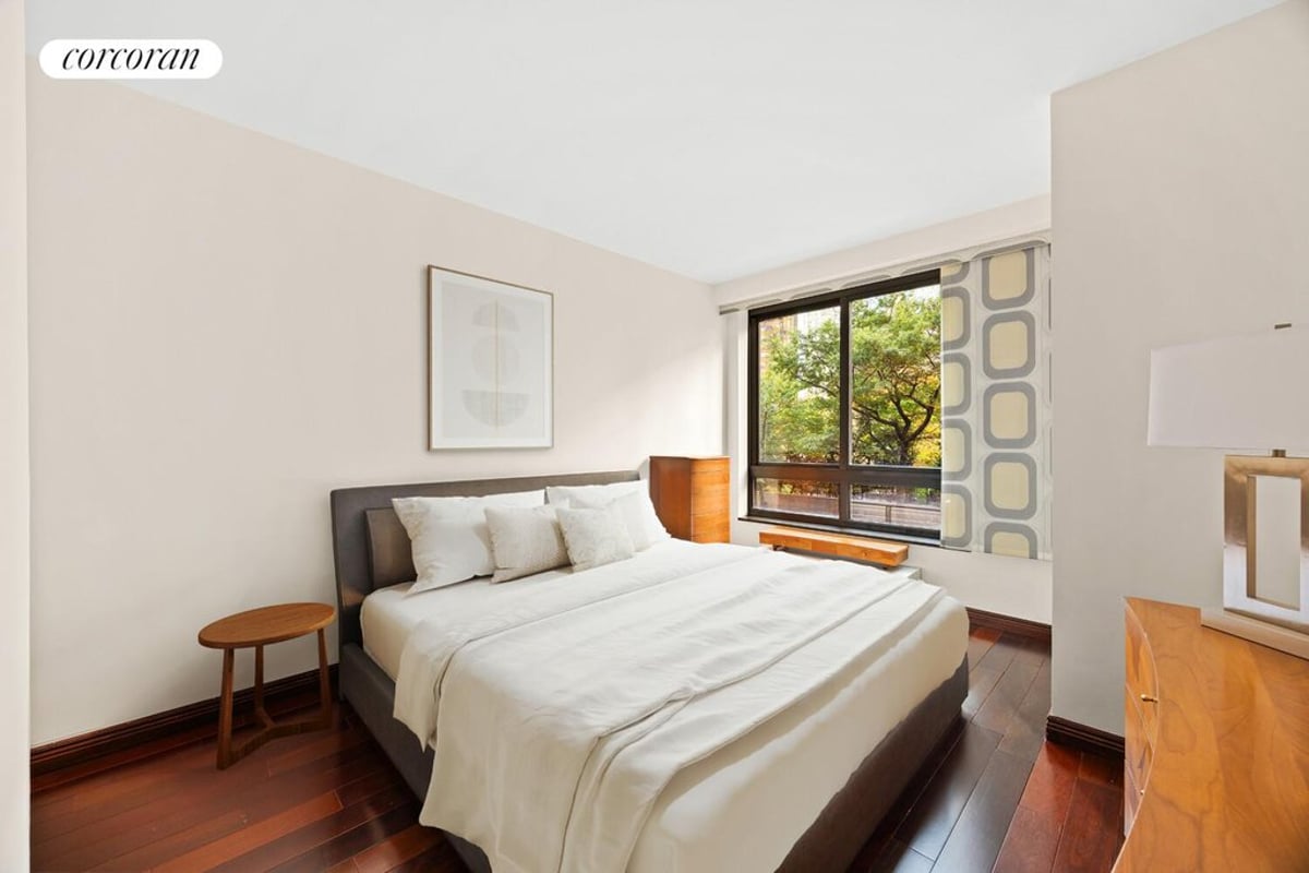 Photo for 100 United Nations Plaza - 100  United Nations Plaza Condominium in Midtown East, Manhattan