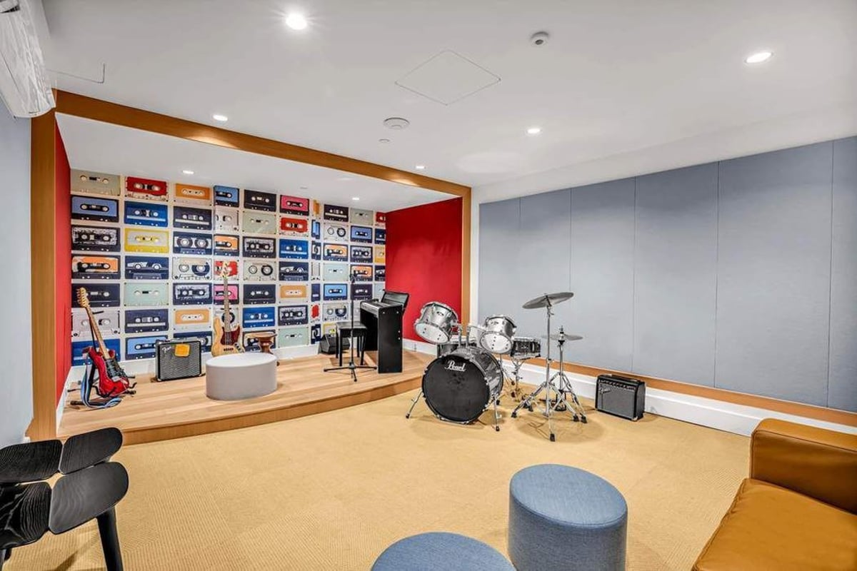 Photo for Dahlia - 212 West 95th Street Condominium in Upper West Side, Manhattan