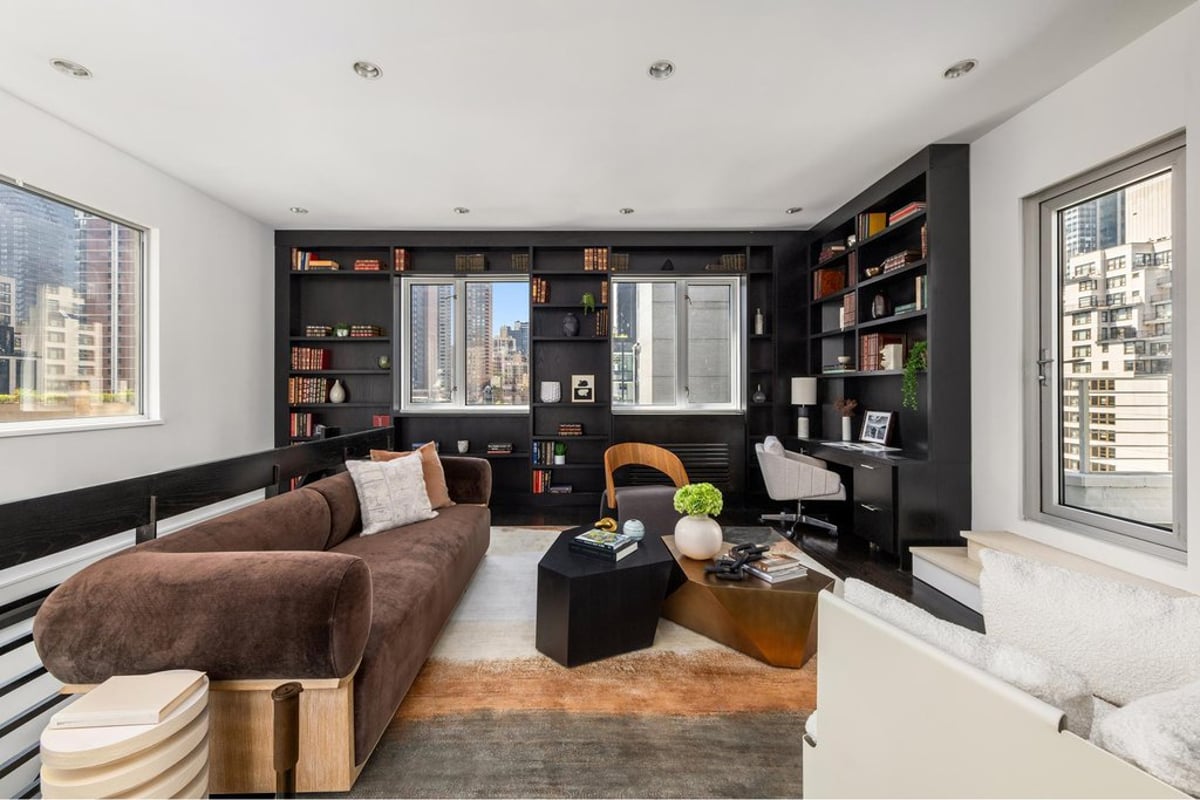 Photo for 211 East 51st Street - 211 East 51St Street Condominium in Turtle Bay, Manhattan