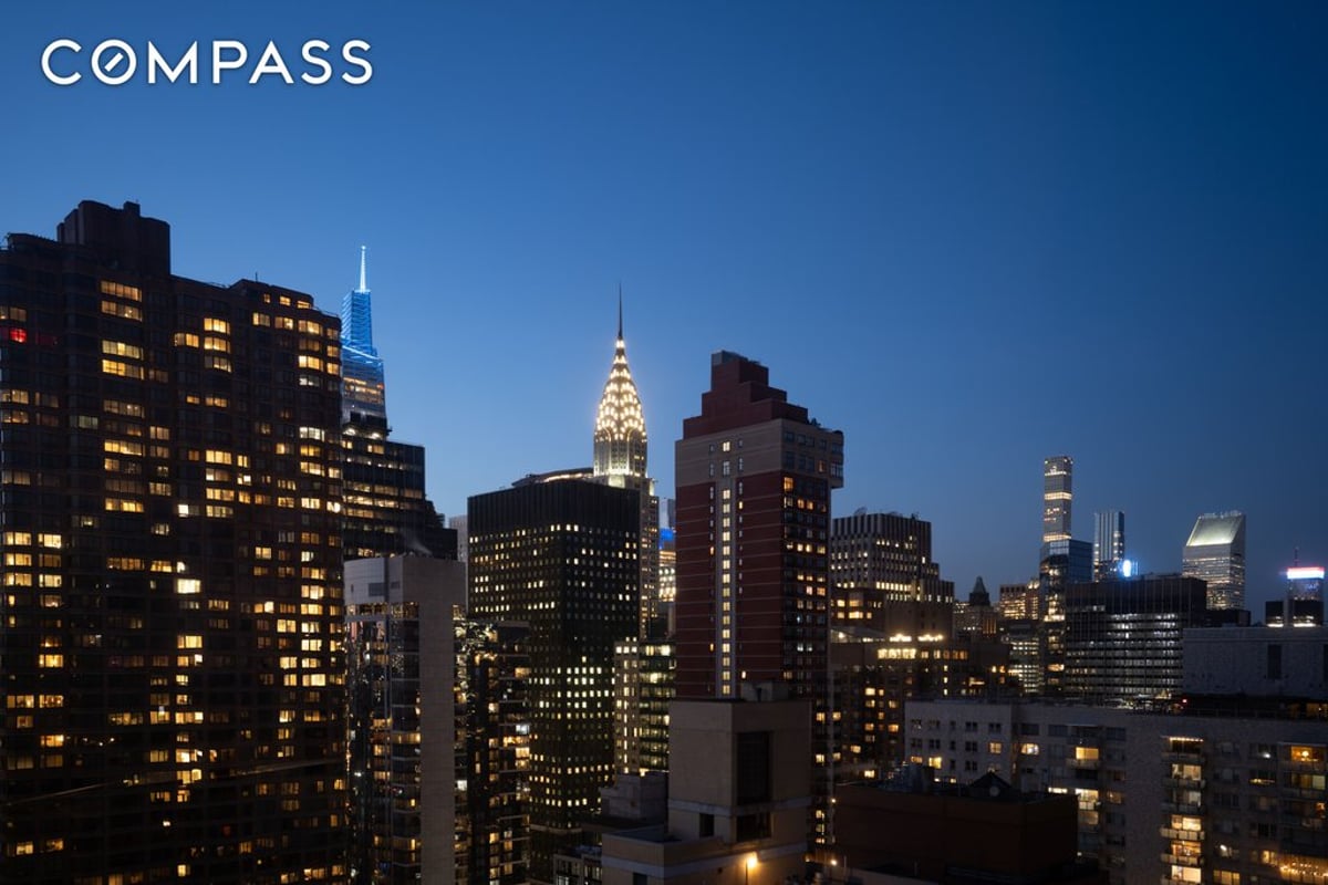 Photo for The Corinthian - 330 East 38th Street Condominium in Murray Hill, Manhattan