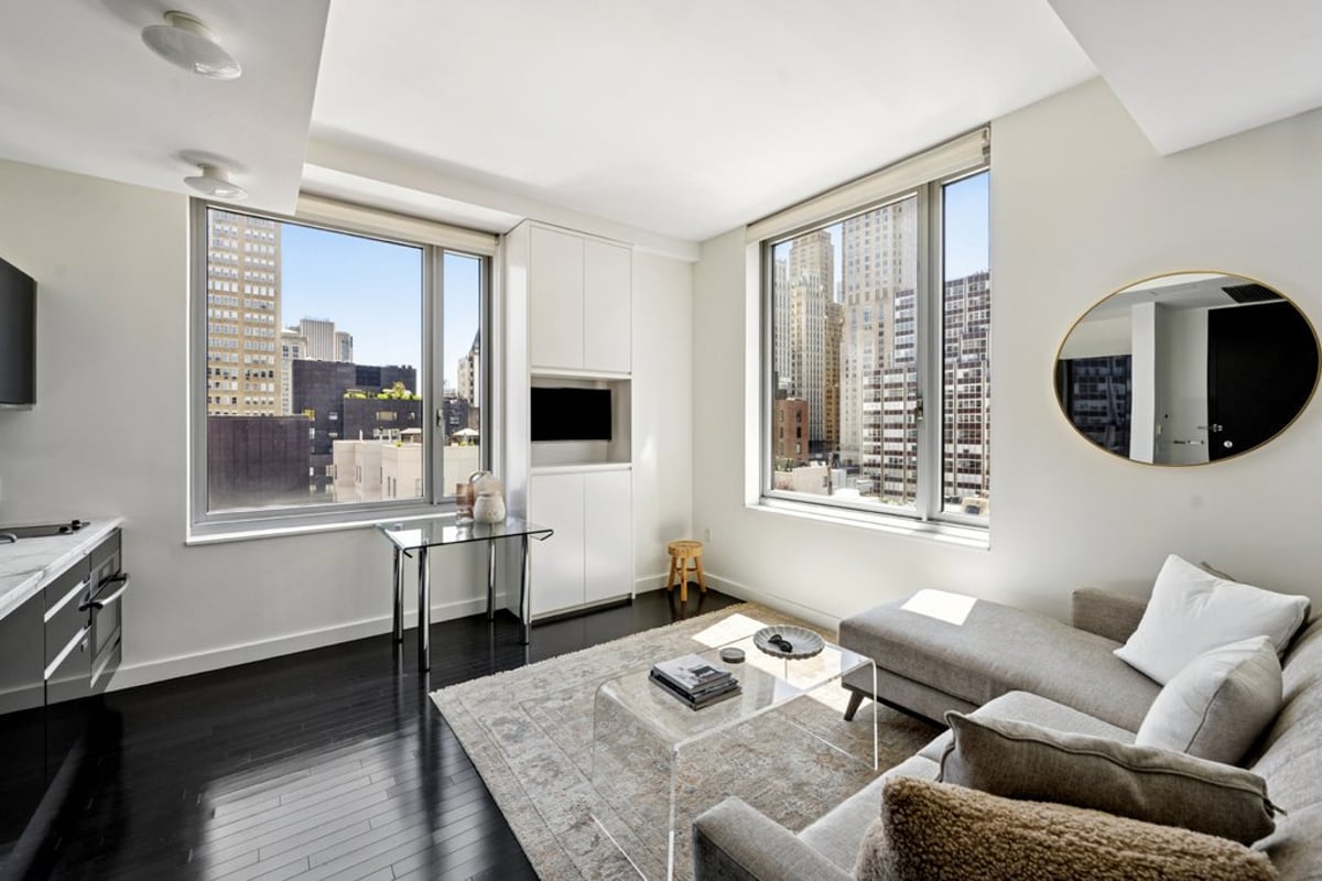 Photo for Smyth Upstairs - 85 West Broadway Condominium in Tribeca, Manhattan
