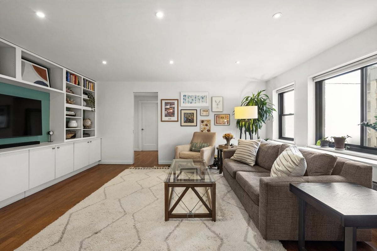 Photo for The Thomas Eddy - 85 8th Avenue Cooperative in Chelsea, Manhattan