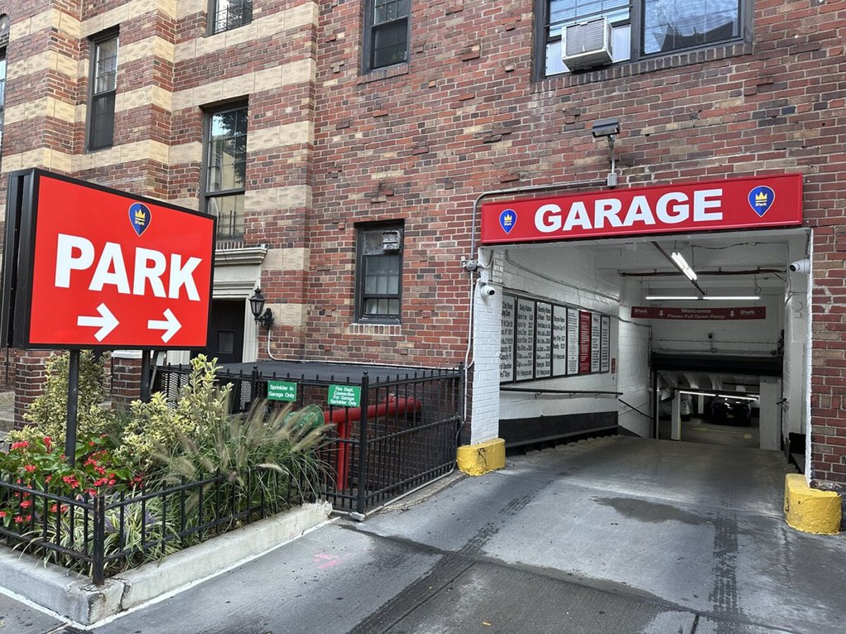 Photo for London Terrace Towers - 470 West 23rd Street Condominium in Chelsea, Manhattan