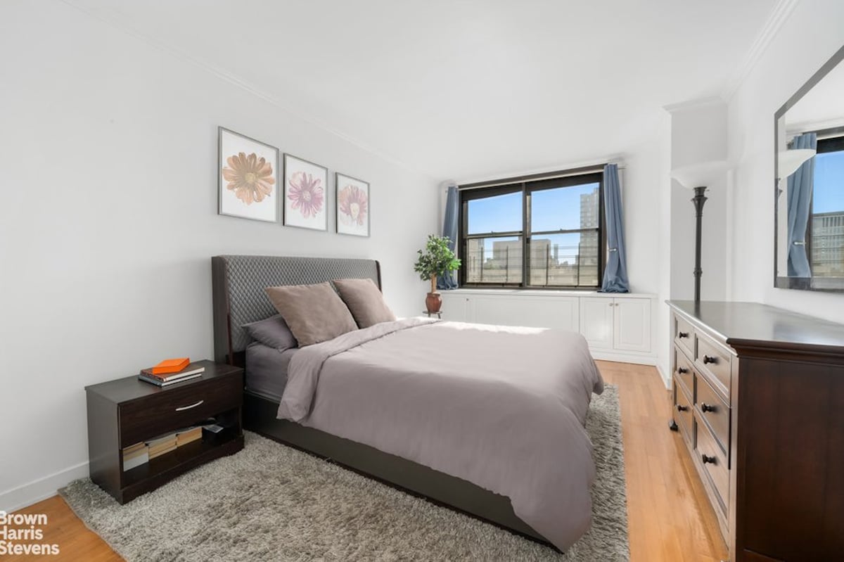 Photo for 565 West End Avenue - 565 West End Avenue Cooperative in Upper West Side, Manhattan